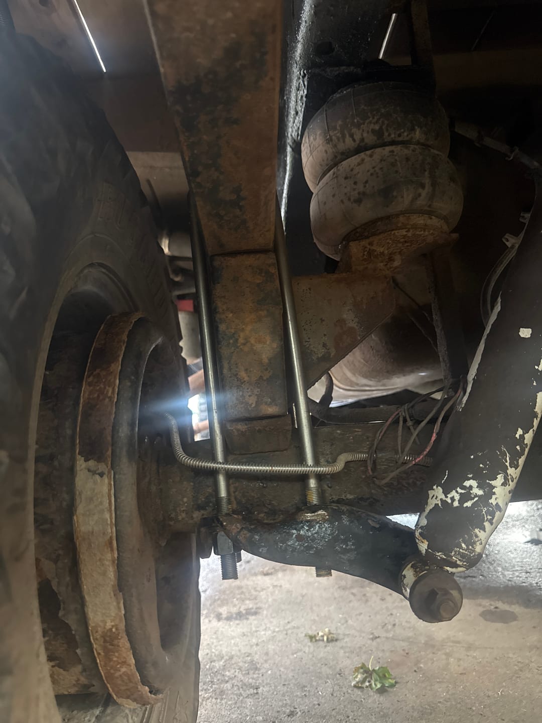 Customer photo review of 9/16 Inch Diameter U-Bolts - Square
