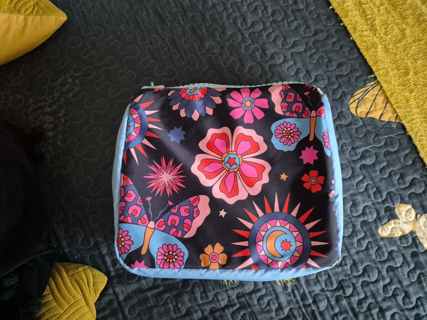 Customer photo review of ESTUCHE COSMIC