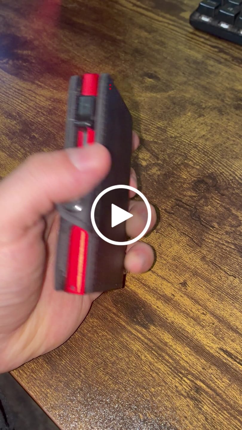 Customer video review of Billetera Modelo Deluxe