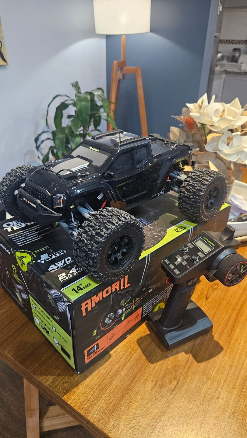 Customer photo review of Rlaarlo Omni-Terminator Carbon Fiber MINI 1:10 Scale RTR Brushless Monster Truck, RZ001B-C