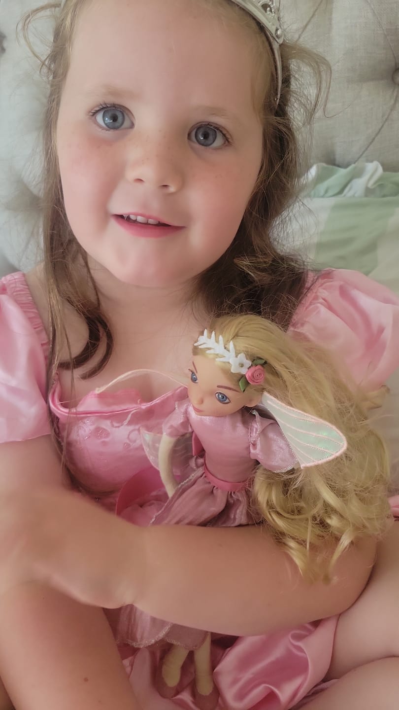 Customer photo review of My Forever Tooth Fairy Gift Set -Girl - Includes Storybook, Tooth Fairy Doll, Tooth Tote & Dis'Play' Keepsake Case - FREE Pre-order Gift My Forever Tooth Fairy Frame and Bookmark