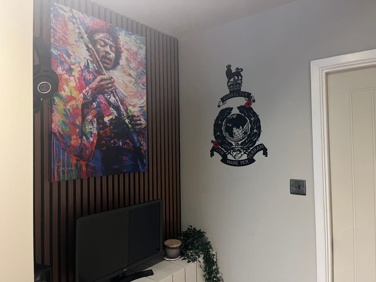 Customer photo review of Jimi Hendrix Canvas Print