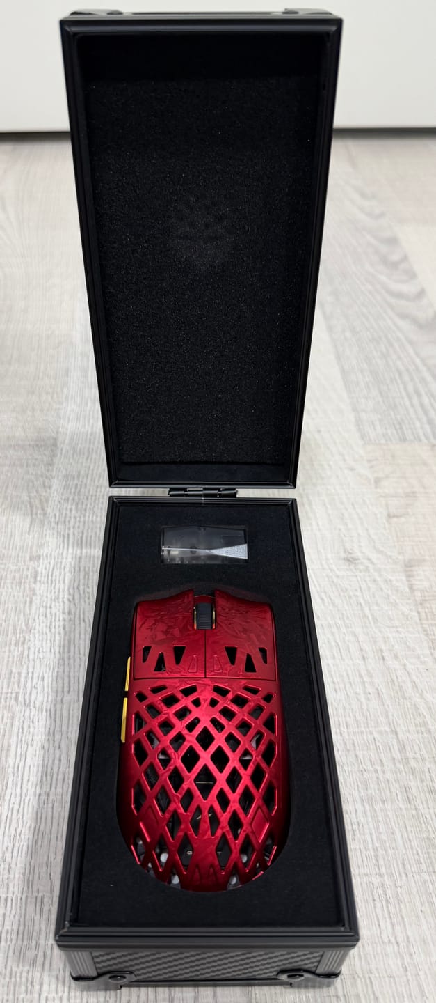 Customer photo review of ATK Blazing Sky Ghost Karbon Fiber Wireless Mouse