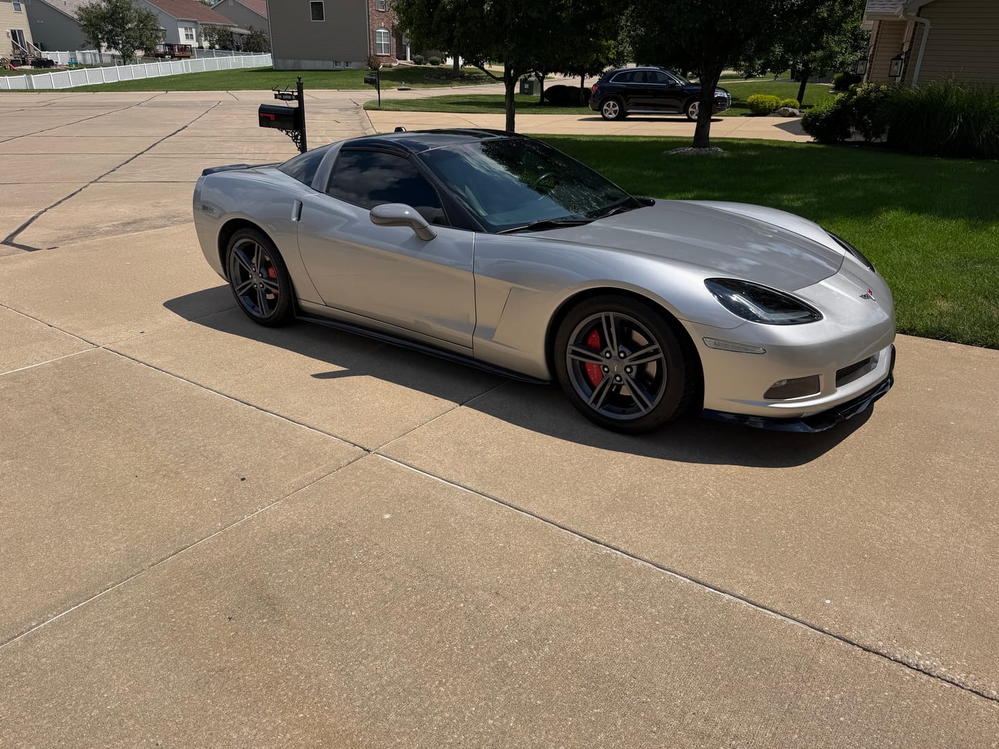 Customer photo review of Corvette C6 Base | ZR1 Conversion Front Splitter Lip & Side Skirts Rocker Panels