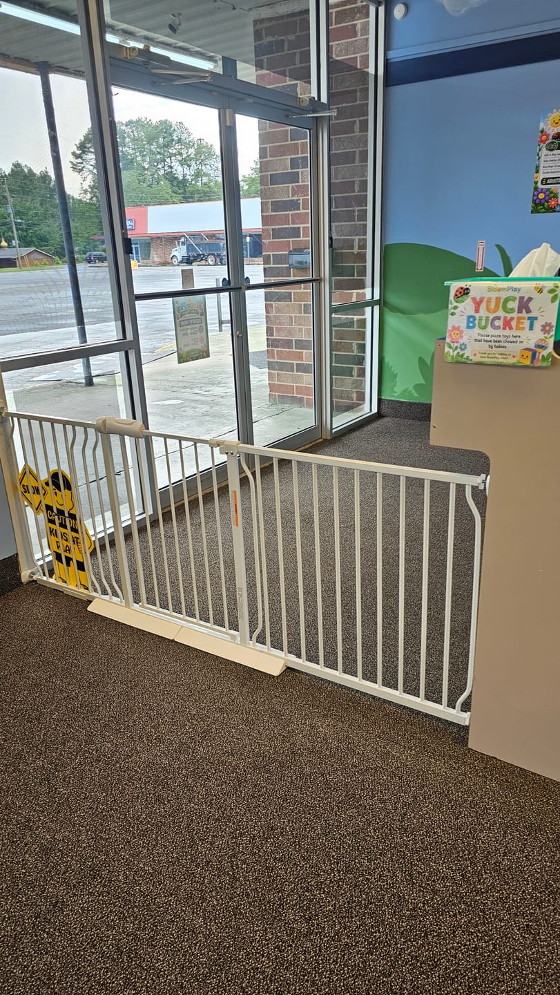 Customer photo review of FairyBaby Extra Wide Baby Gate, Easy Install Extra Security
