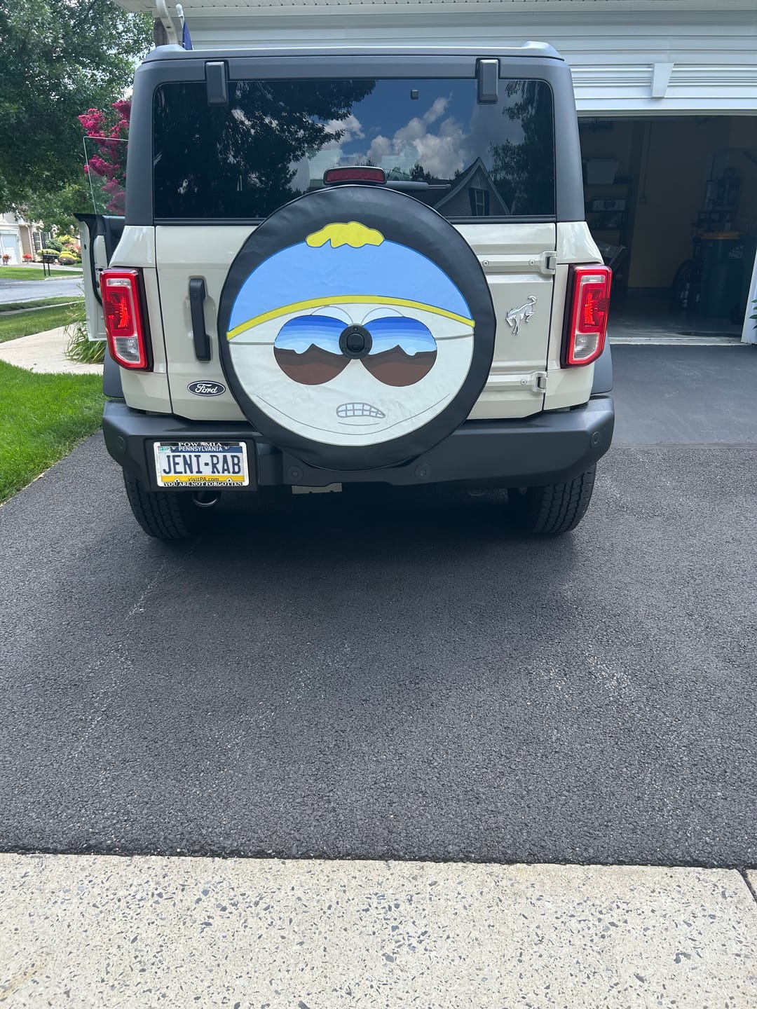 Customer photo review of CUSTOM Ford Bronco Tire Cover