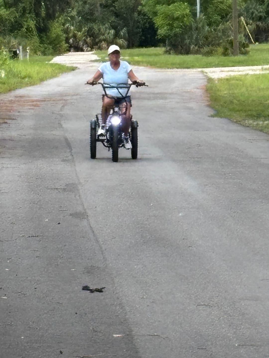 Customer photo review of Eskute® T300 Folding Electric Trike