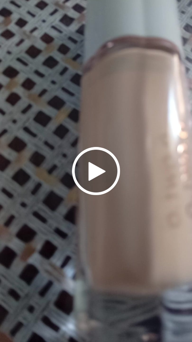 Customer video review of O.TWO.O OIL FREE SOFT MIST LOCKING FOUNDATION