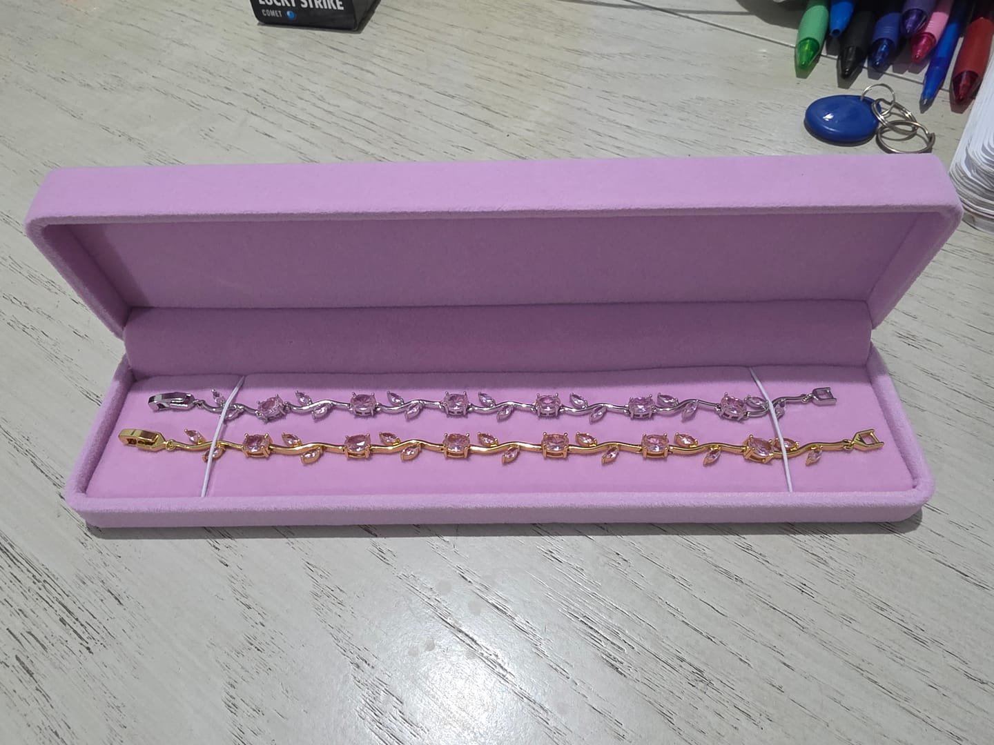 Customer photo review of Cajita de Regalo Larga Pink Velvet para Collar y Pulsera