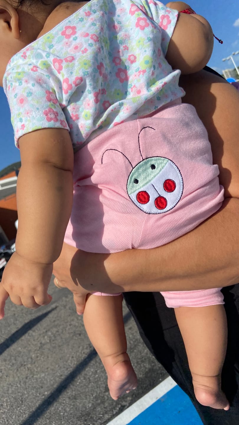 Customer photo review of Set 3 Piezas para Bebé Niña | Mariquita & Flores