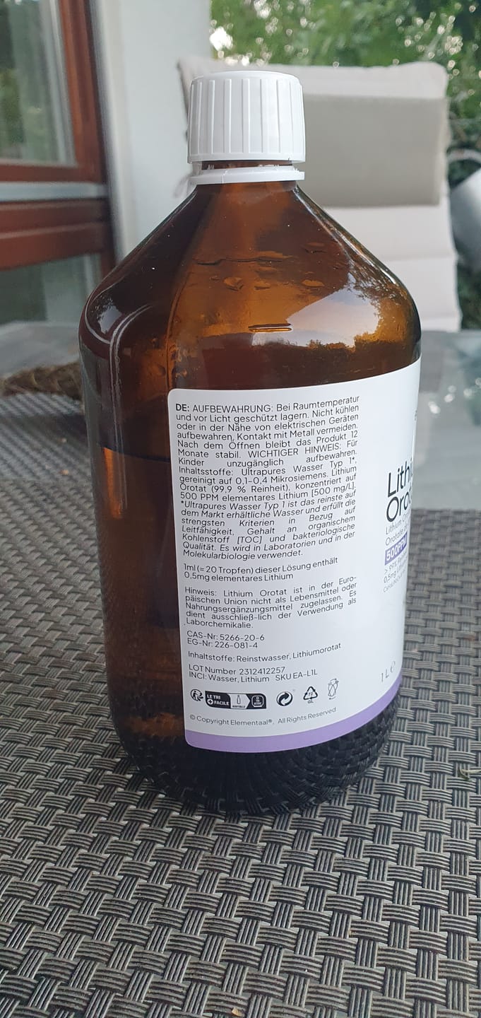 Customer photo review of 2 x 1000ml + 500ml Lithium Orotat | inkl. Dosierspritzen, Messbechern & Pipetten
