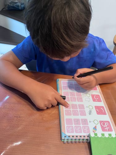 Customer photo review of 文字が消える!? まほうのドリル（ひらがな・カタカナ）