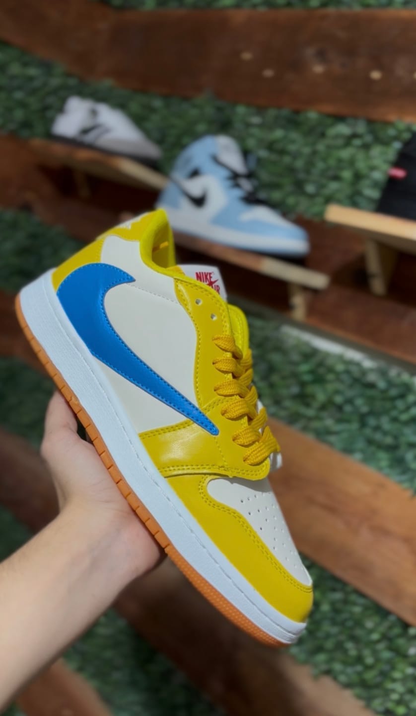 Customer photo review of Tenis Travis Low Canary