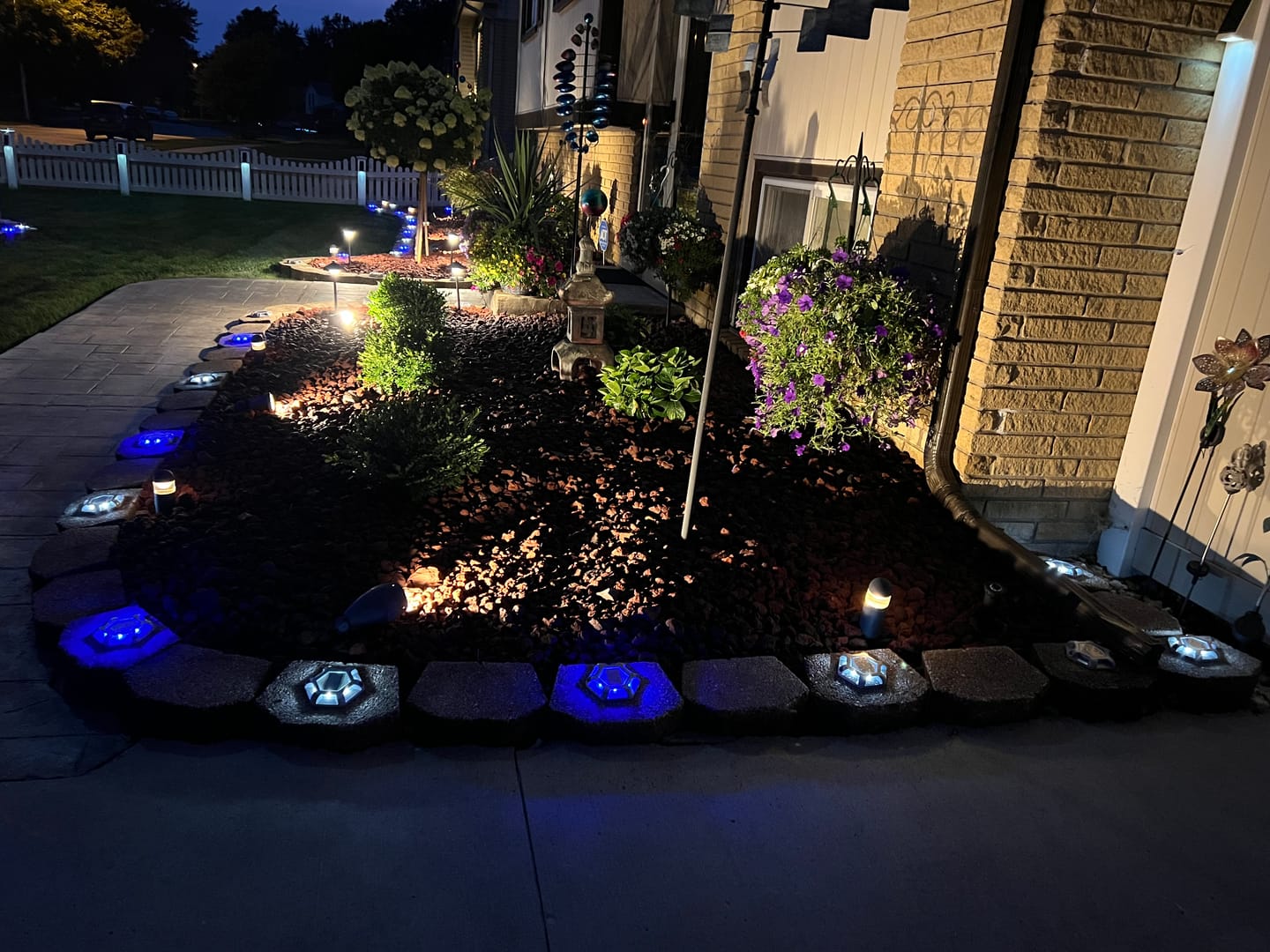 Customer photo review of TSUN Grey Shell Blue Solar Deck Lights