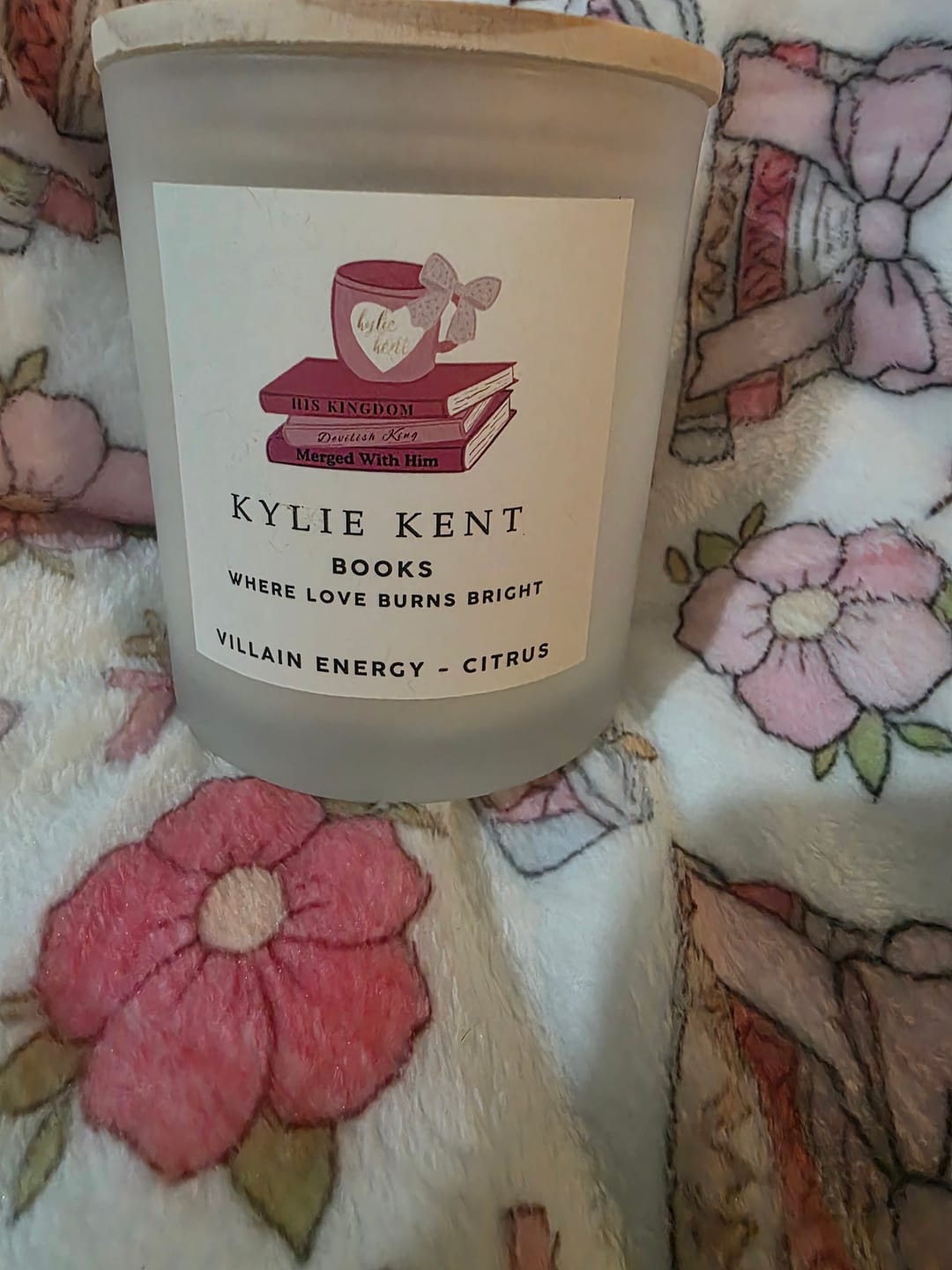 Customer photo review of Kylie Kent "Villain Energy" Candle – Citrus Fruity Floral Mus