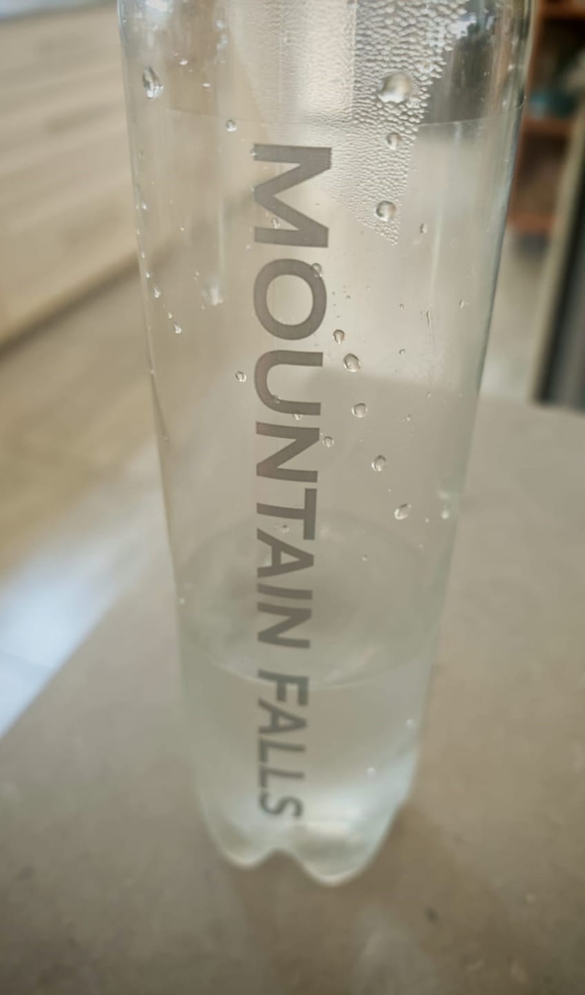 Customer photo review of Signature PET 500ml - Sparkling Mineral Water