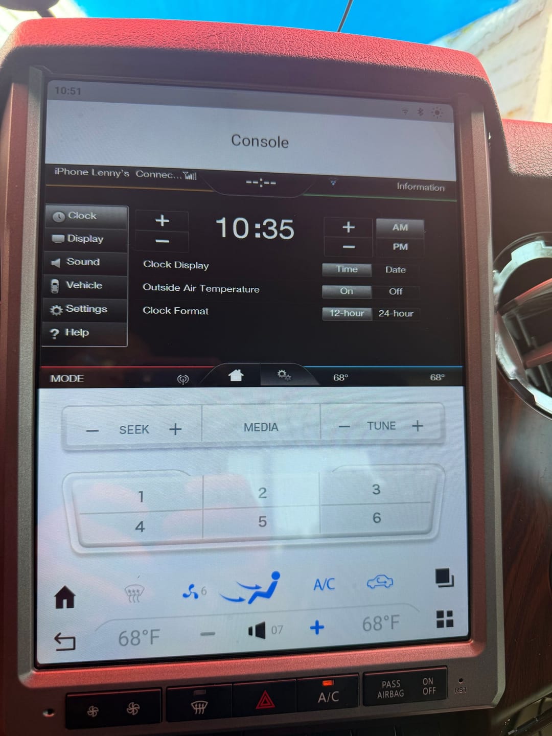Customer photo review of Ford F250/350/450/650 2011-2016 — 12.1" Tesla-Style Apple CarPlay Screen