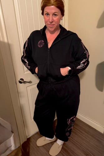 Customer photo review of Flame Cropped Hoodie Glossy Pink