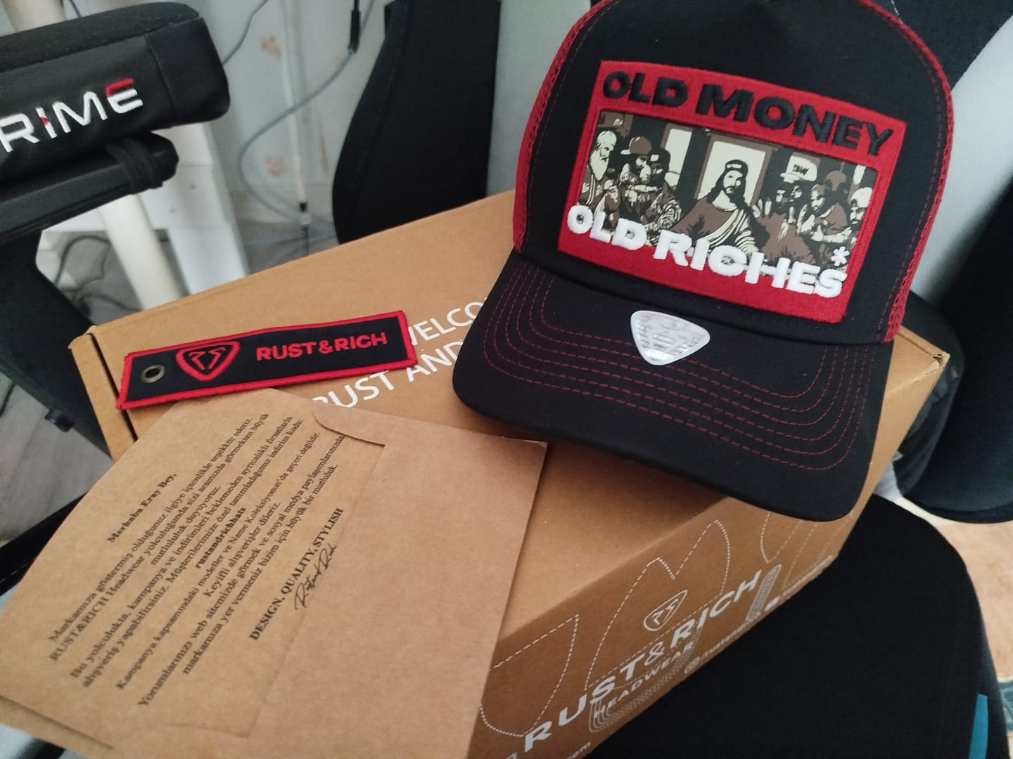 Customer photo review of Trucker Hat - Urban Collection - Old Money - Siyah