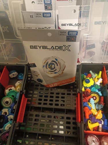 Customer photo review of [Pre-Order] Takara Tomy Beyblade X UX-20 Starter Glory Valkyrie LF
