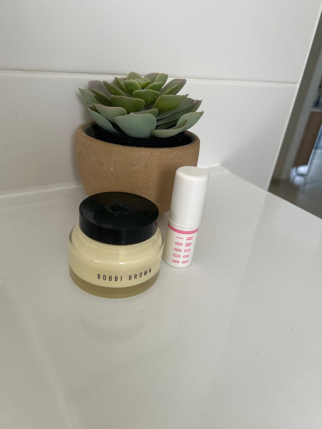 Customer photo review of Skin Enhancer Multi-Stick בובי בראון סטיק רב שימושי לאיפור הפנים