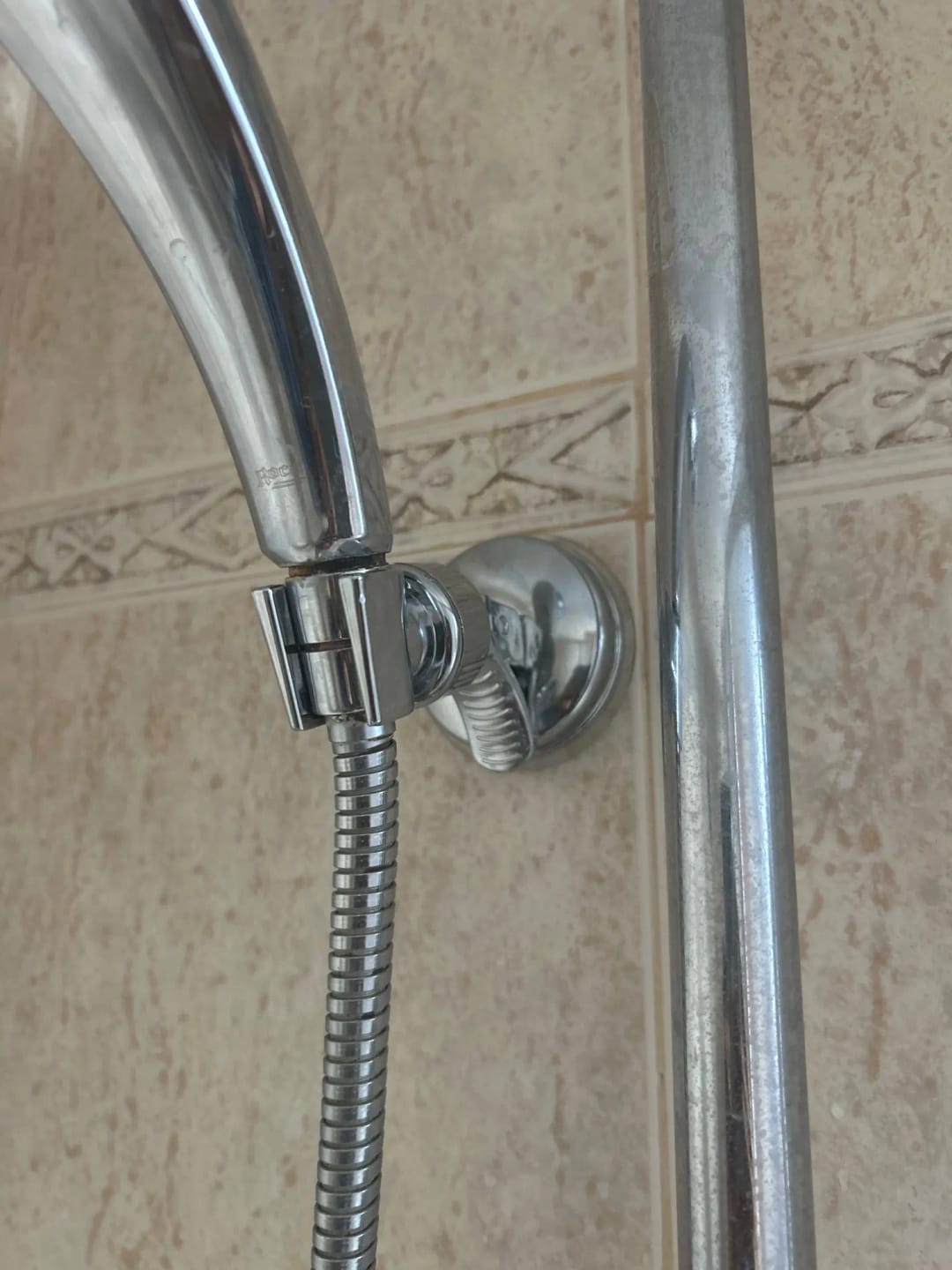 Customer photo review of Adjustable Suction Cup Shower Head Holder (No Drill)