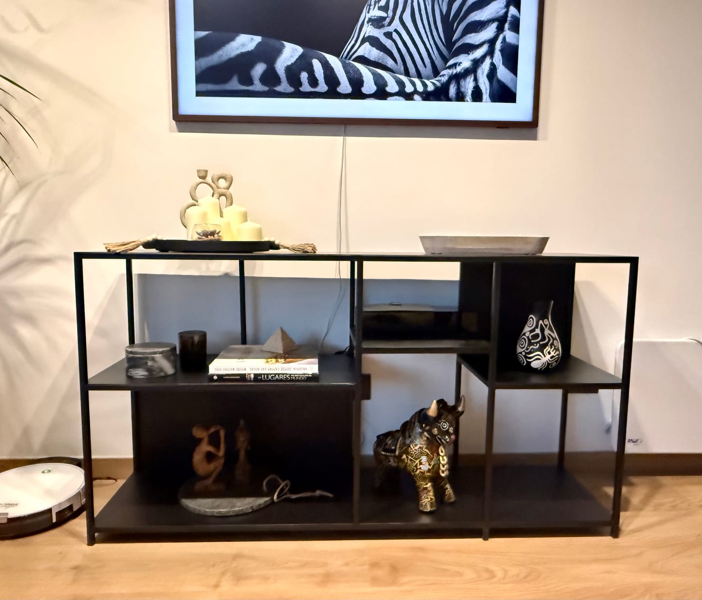 Customer photo review of Estantería baja cubo metal black — Kallfu.cl