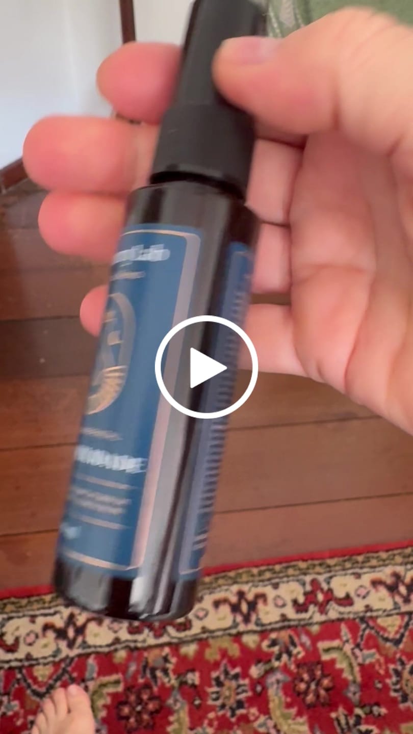 Customer video review of Home Spray Ambiental  Tranquilidade 60ml