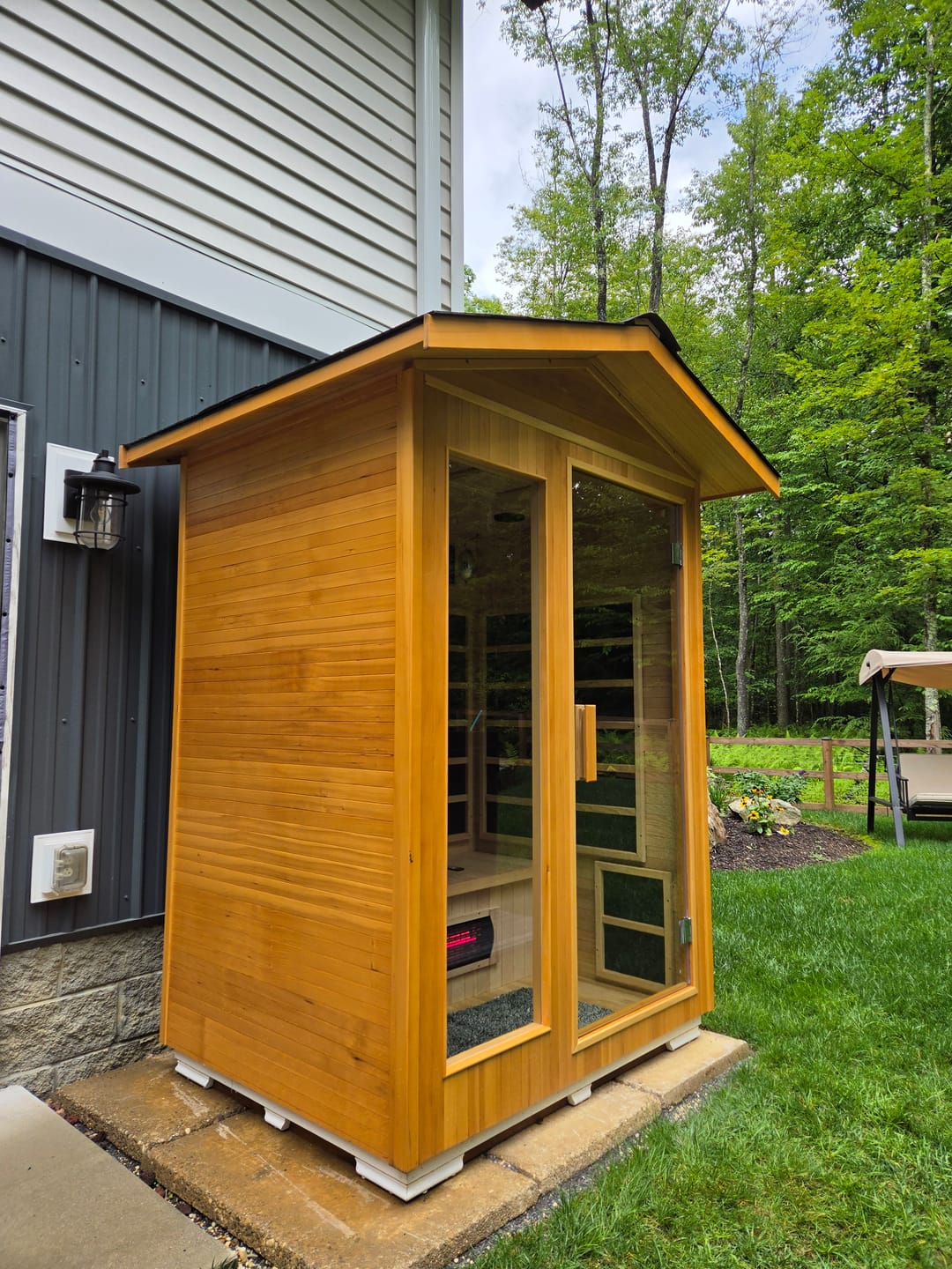 Customer photo review of SAUNASNET® 2-Person Outdoor Solid Wood Sauna with Smart WiFi Control Infrared 17