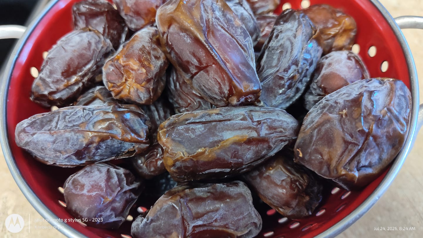 Customer photo review of Organic Medjool Cooking Dates Box
