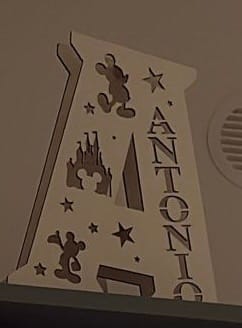 Customer photo review of Lampada lettera personalizzata in legno con favole