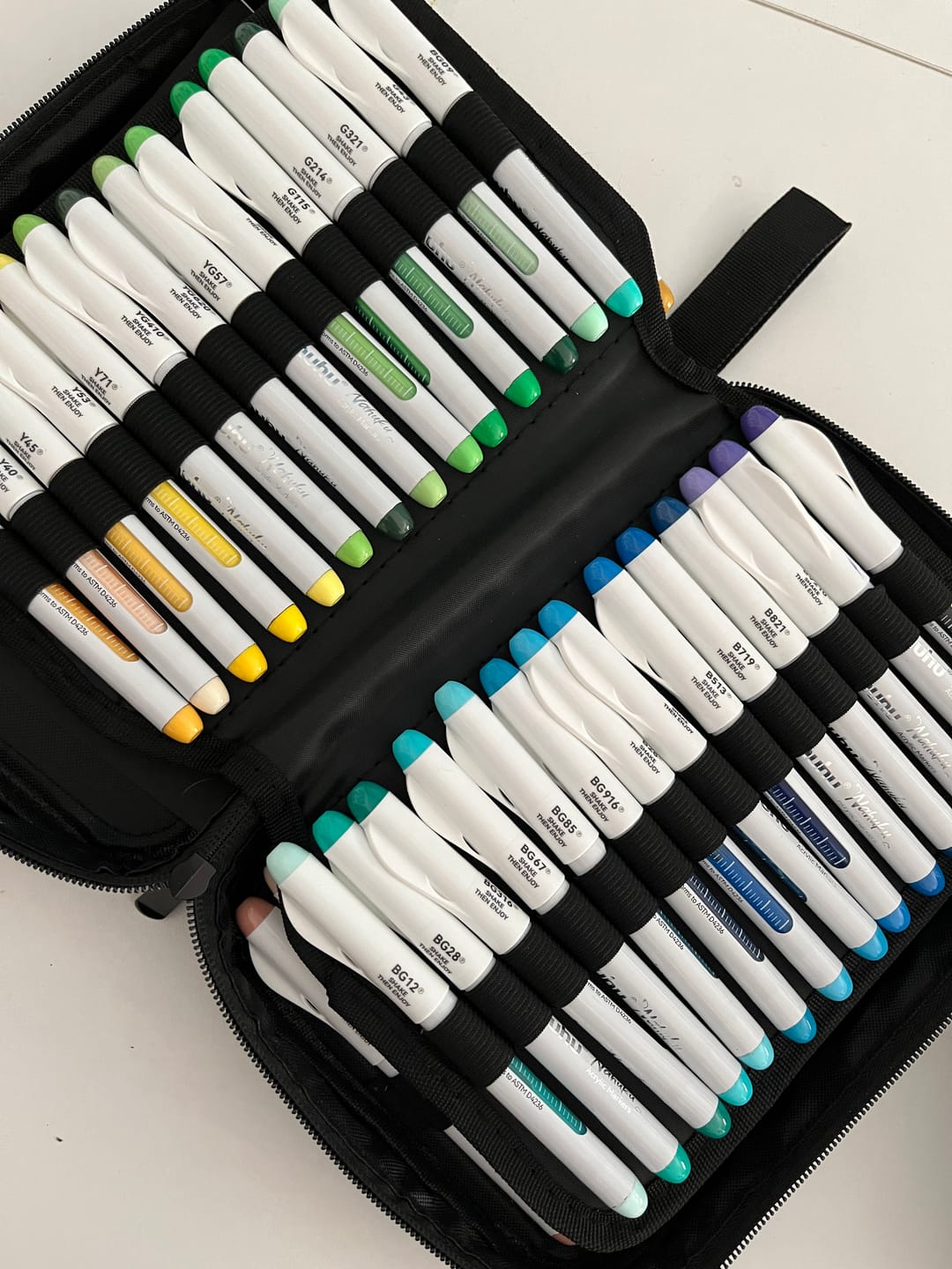 Customer photo review of Ohuhu Nahuku Direct-ink Acrylic Markers