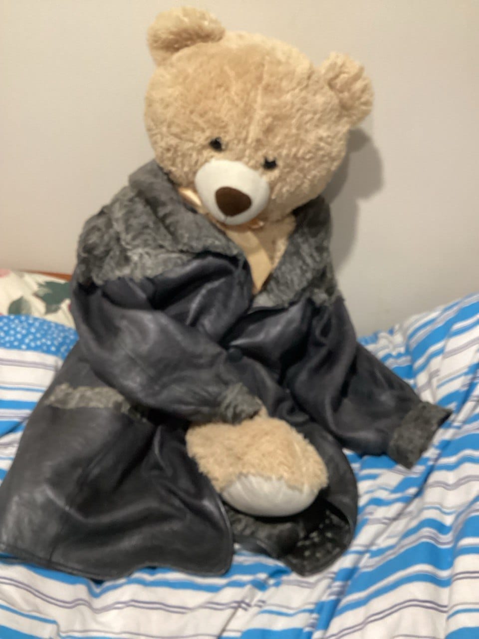 Customer photo review of Vintage 80's Women Sheepskin Coat in Brown