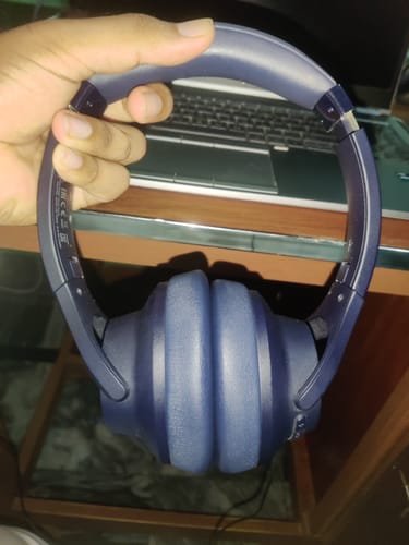 Customer photo review of Anker Soundcore Q20i Wireless Noise Cancelling Headphones. Bluetooth. Hybrid active noise cancelling. 40 hour long ANC playtime. Hi-Res audio. Big bass - White