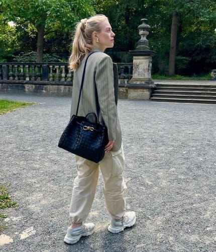 Customer photo review of MOVÄ™ Woven Leather Bag
