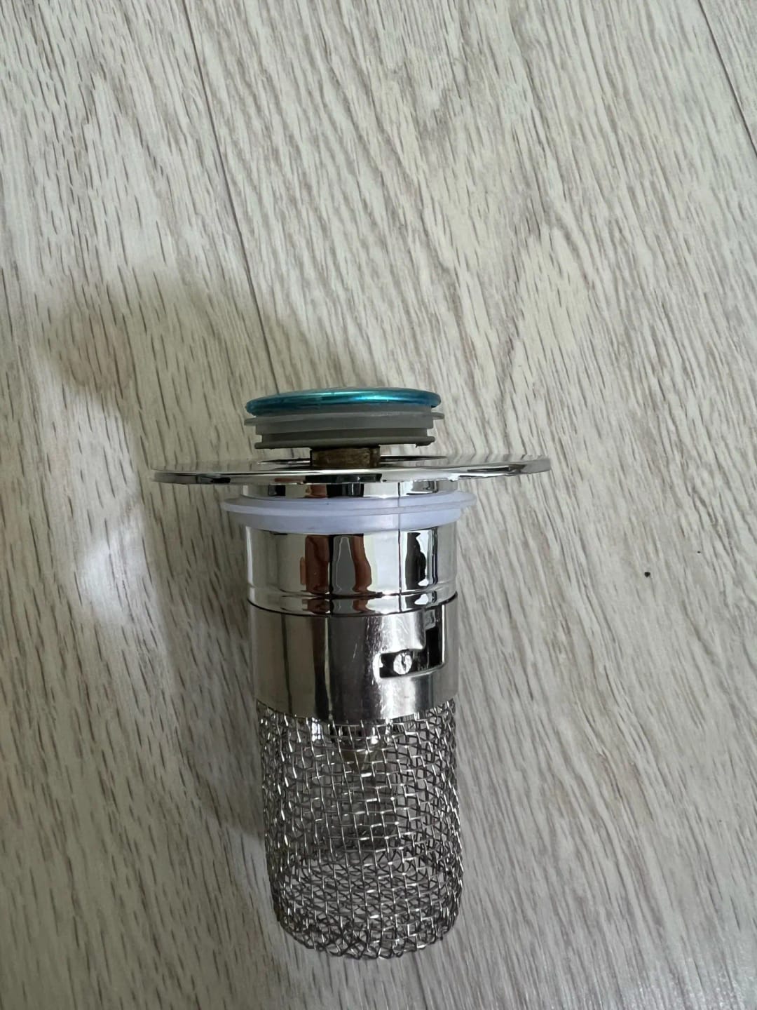 Customer photo review of Calviro SafeCatch™ Wastafelstop