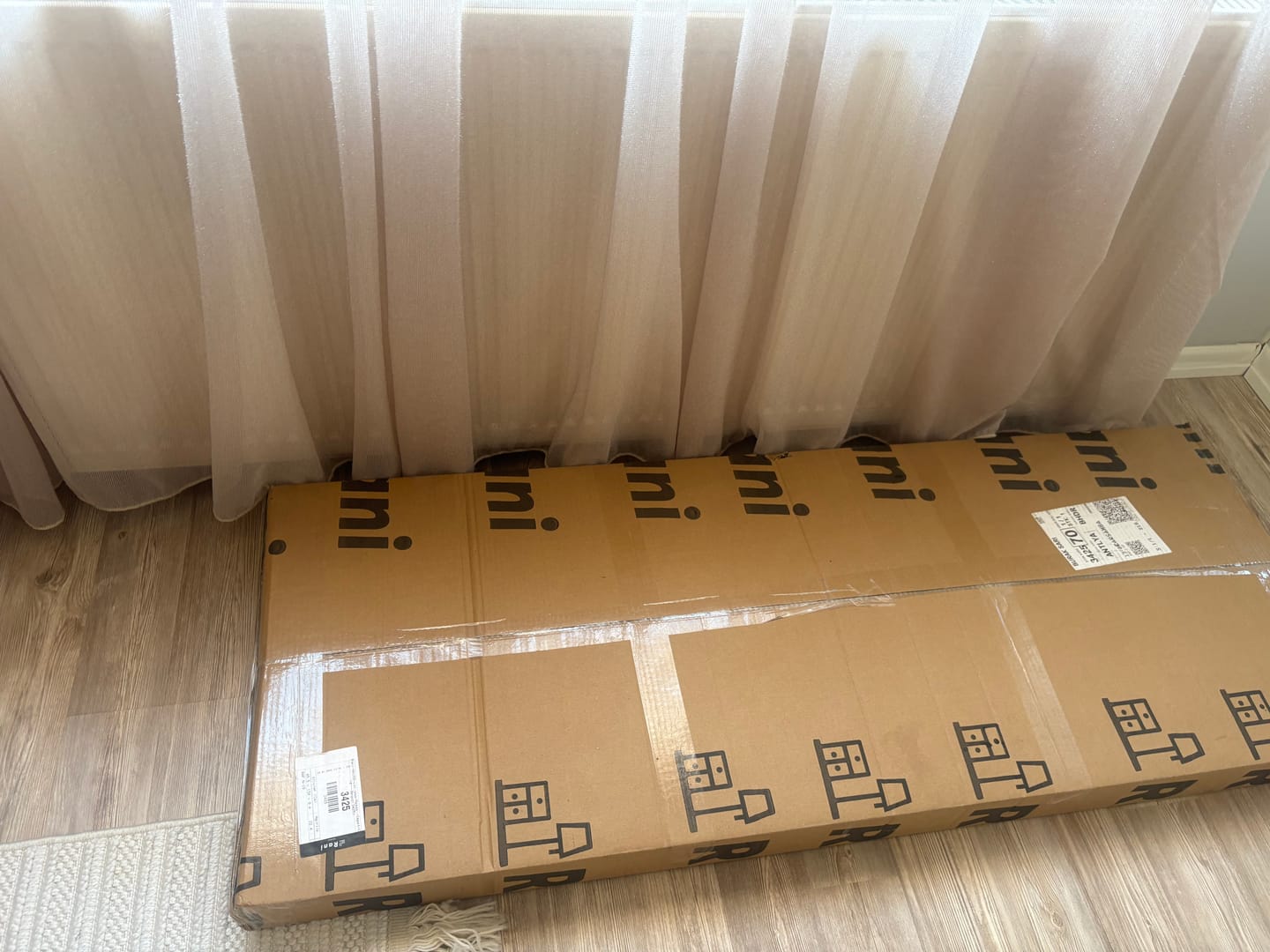 Customer photo review of Rani HA108 Raflı Çalışma Ofis Bilgisayar Masası Sepet Ceviz - Beyaz
