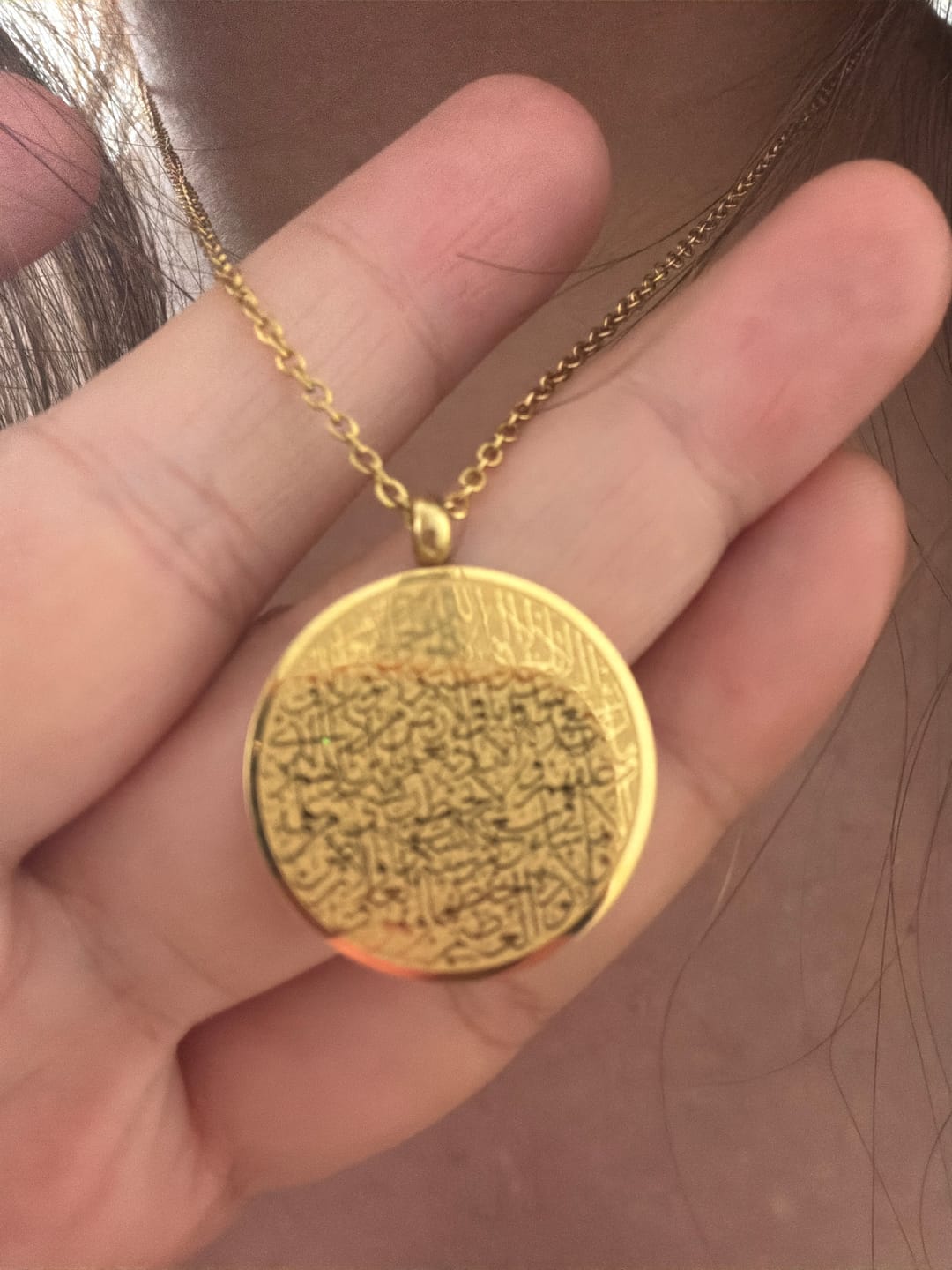 Customer photo review of Ayatul Kursi Token Halskette