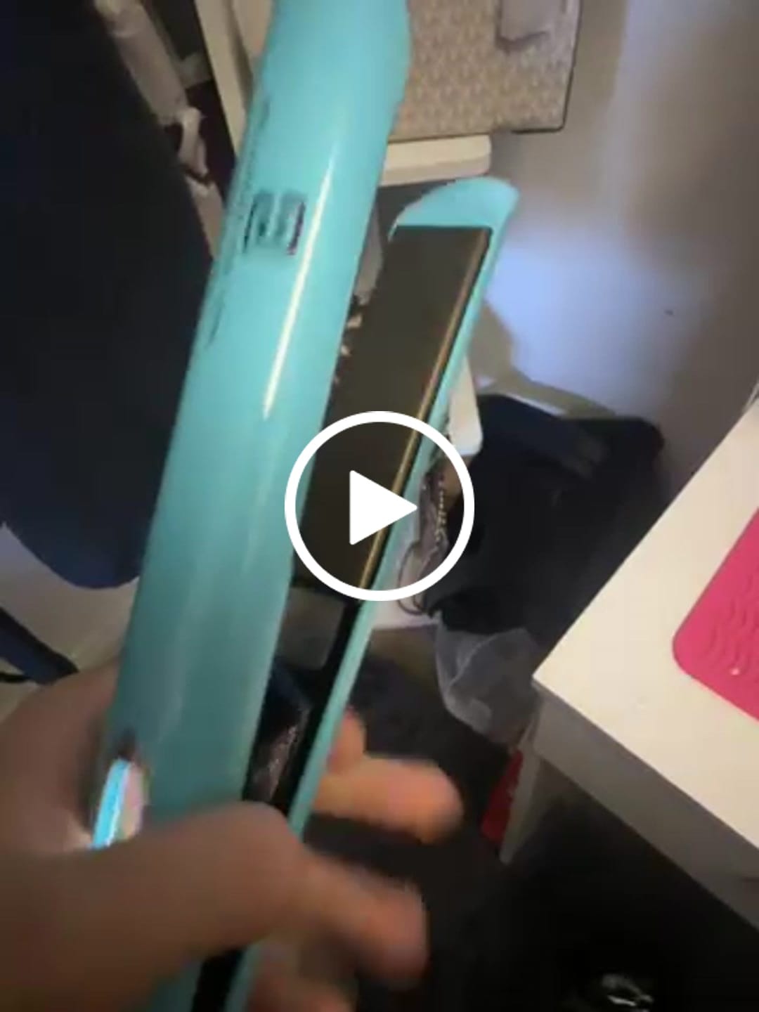 Customer video review of Titanium flat iron 1 Inch 450° Best hair Straightener&Curler 2in1
