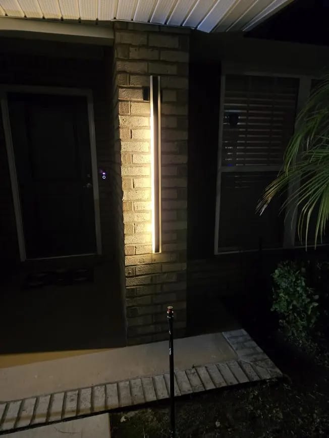Customer photo review of United Linear LED Outdoor Wall Light, 60–240cm, Dimmable RGB & Warm White