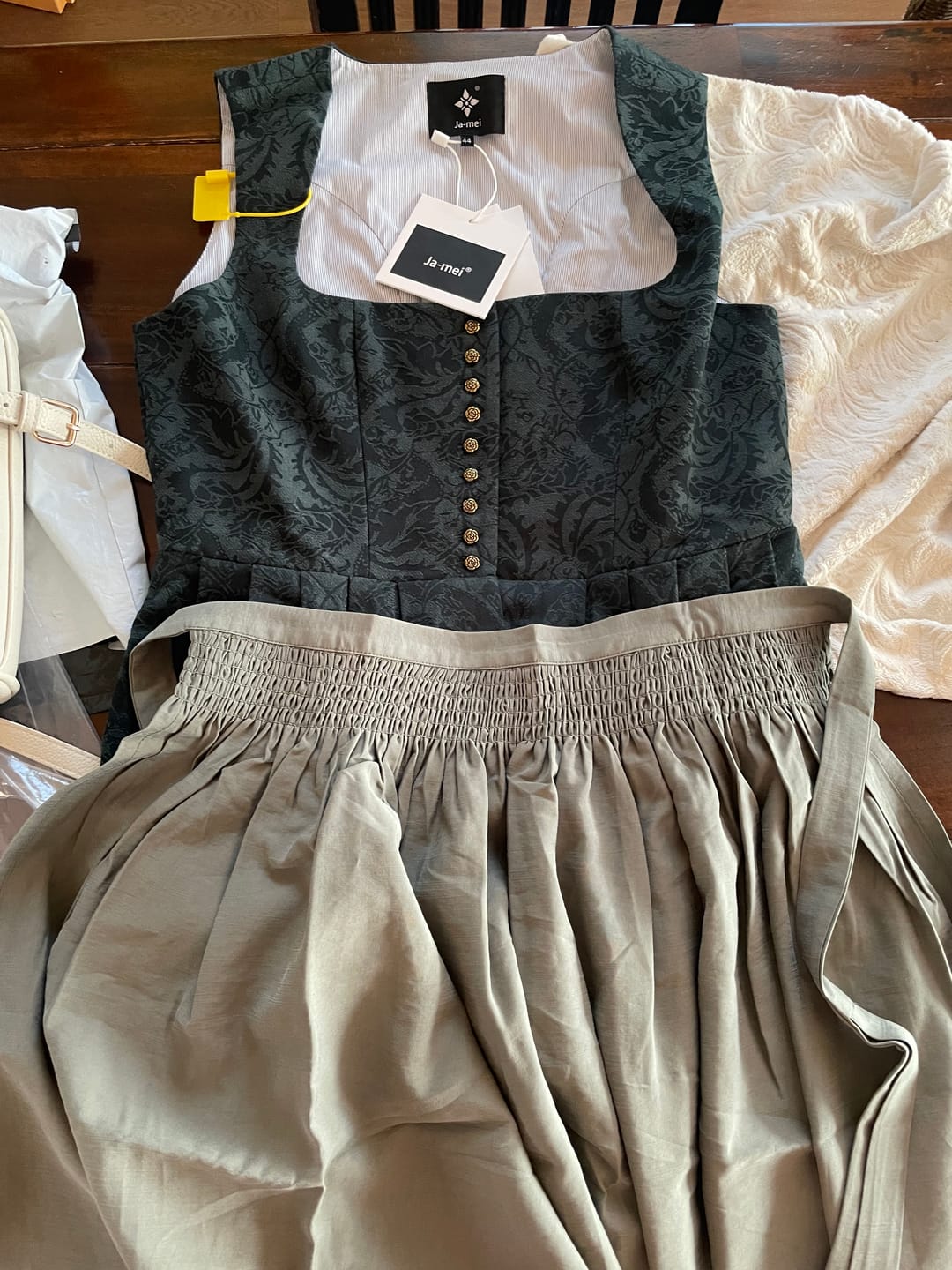 Customer photo review of DIRNDL - EDDA