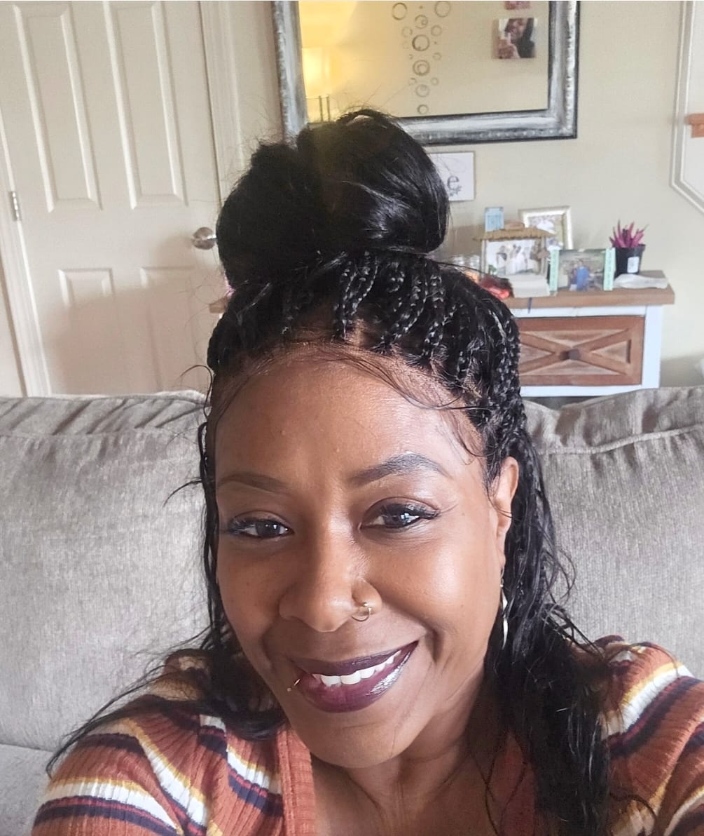 Customer photo review of Michelle - Salon-Style Glueless Miracle Braided Wig Pre-Bleached Swiss HD Full Lace Boho Box Braids Bora Bora Human Hair Body Wave Curls