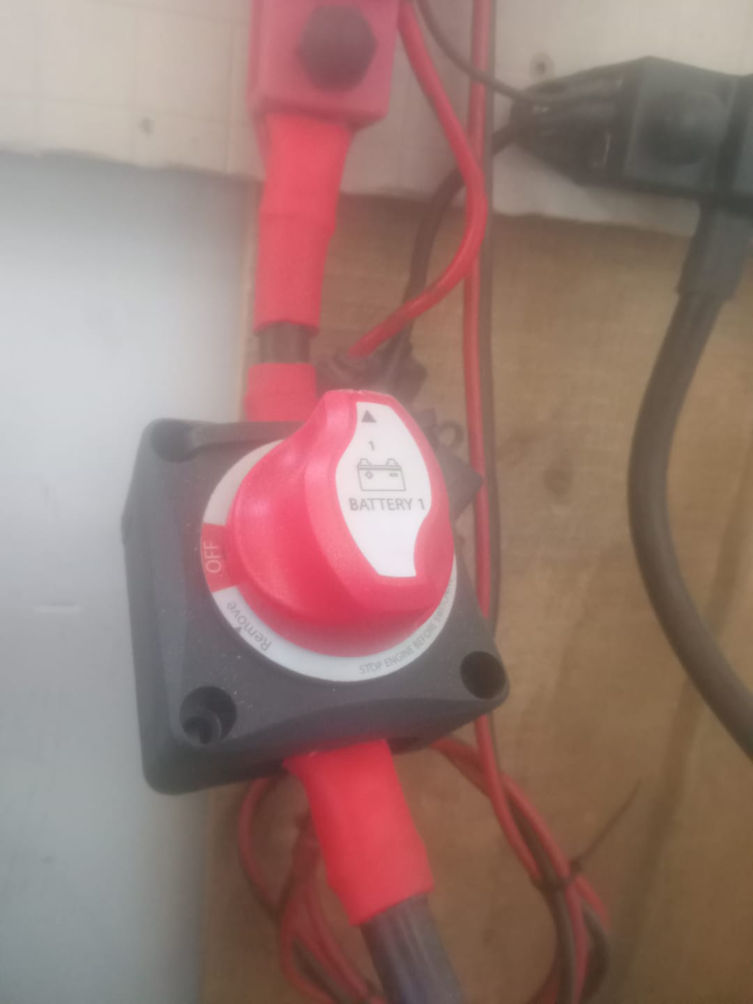 Customer photo review of 275A On/Off Battery Switch | 275 Amp DC Switch with Removable Knob for Isolation and Safety | Easy Install