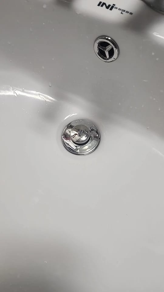 Customer photo review of Calviro SafeCatch™ Wastafelstop