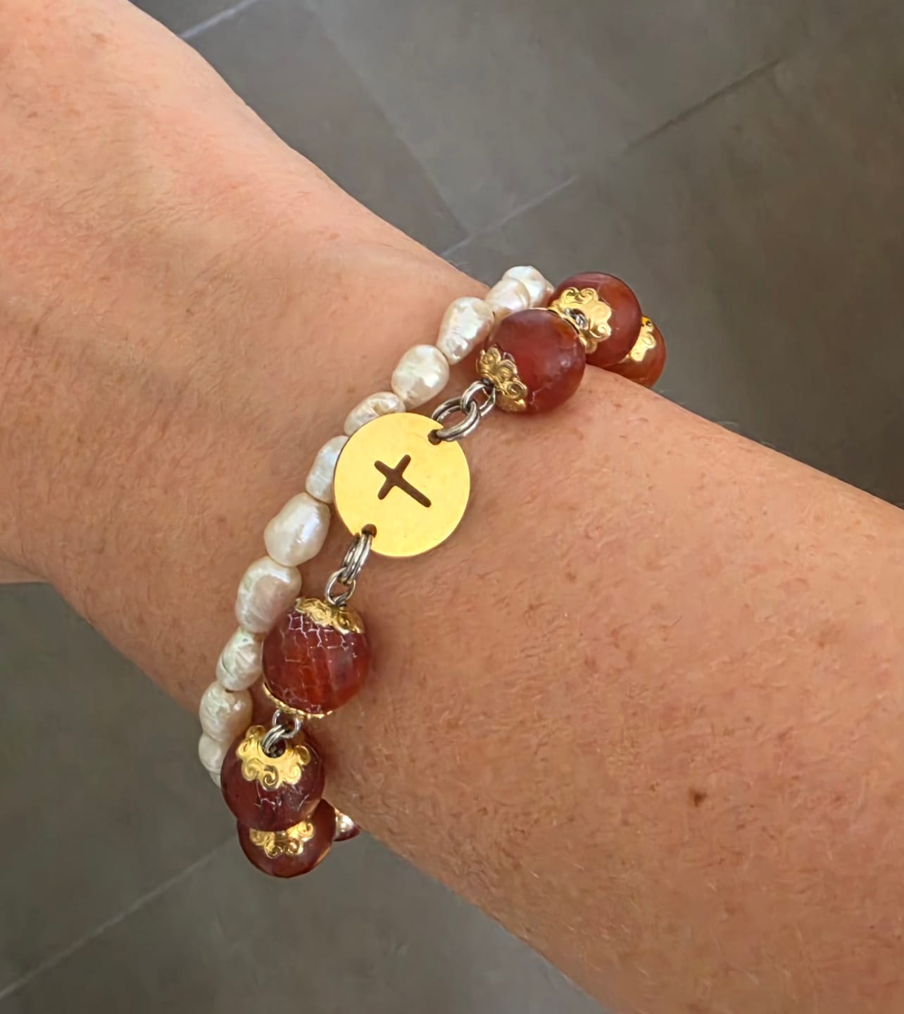 Customer photo review of BRACELET DIZAINIER ORAMUSTE EN AGATE (Rouge Veinée)