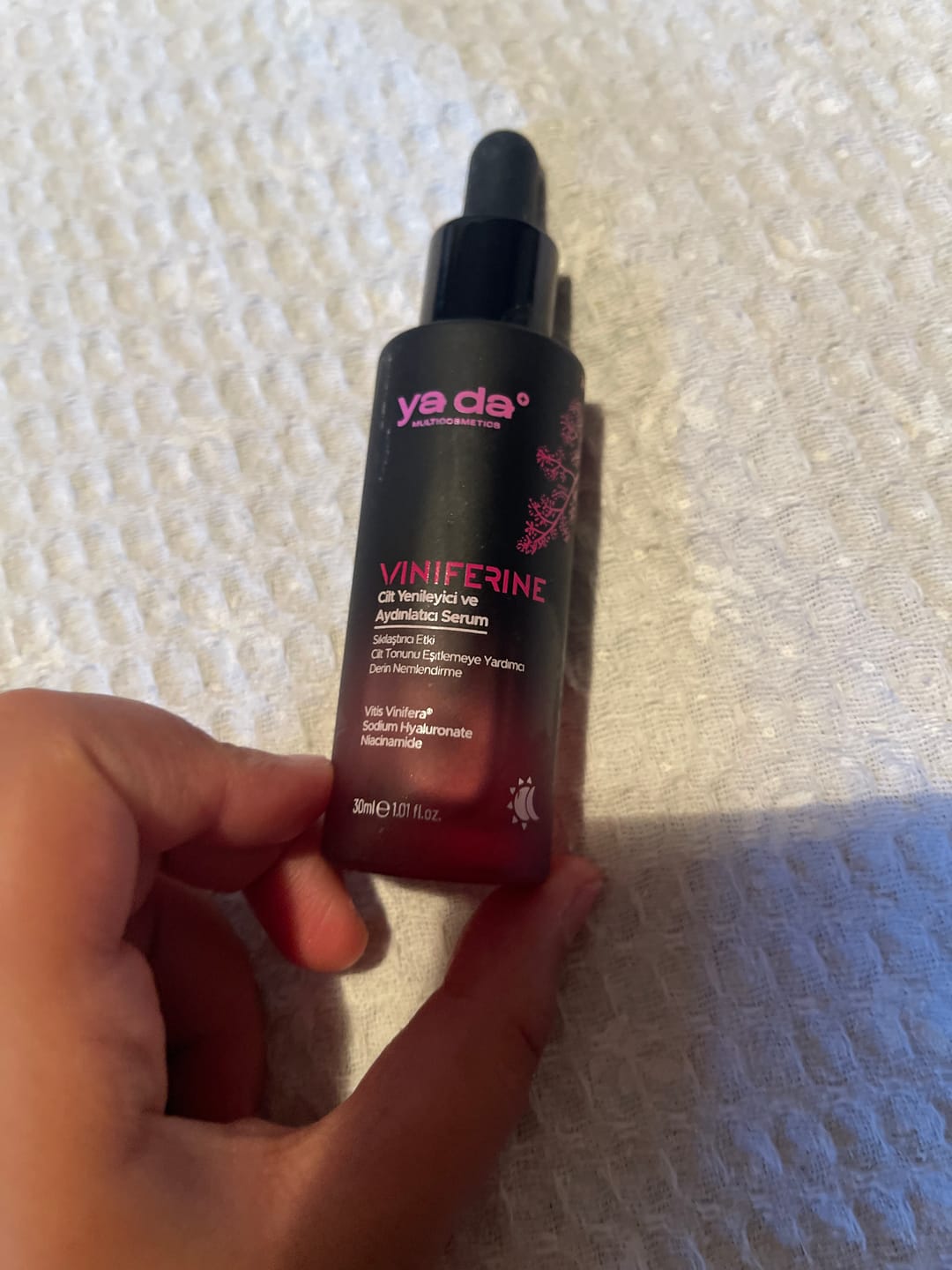 Customer photo review of Viniferine Cilt Yenileyici ve Aydınlatıcı Serum Kuru ve Karma Ciltler için
