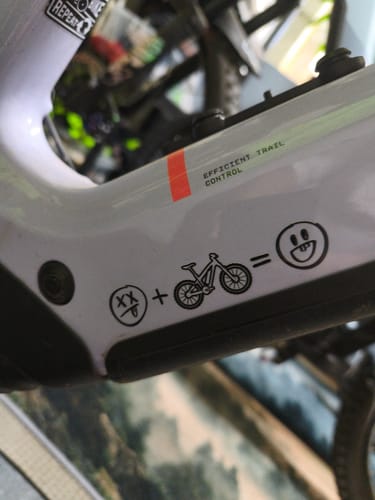 Customer photo review of Sad + Bike = Happy – UV-Aufkleber für E-Bike & Mountainbike