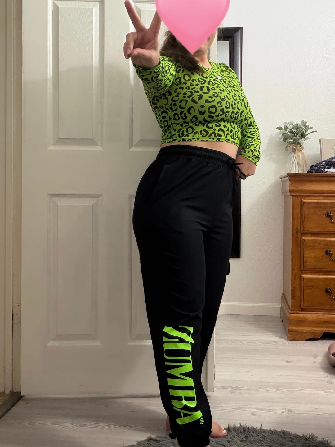Customer photo review of Dale-Z Men's Woven Cargo Pants