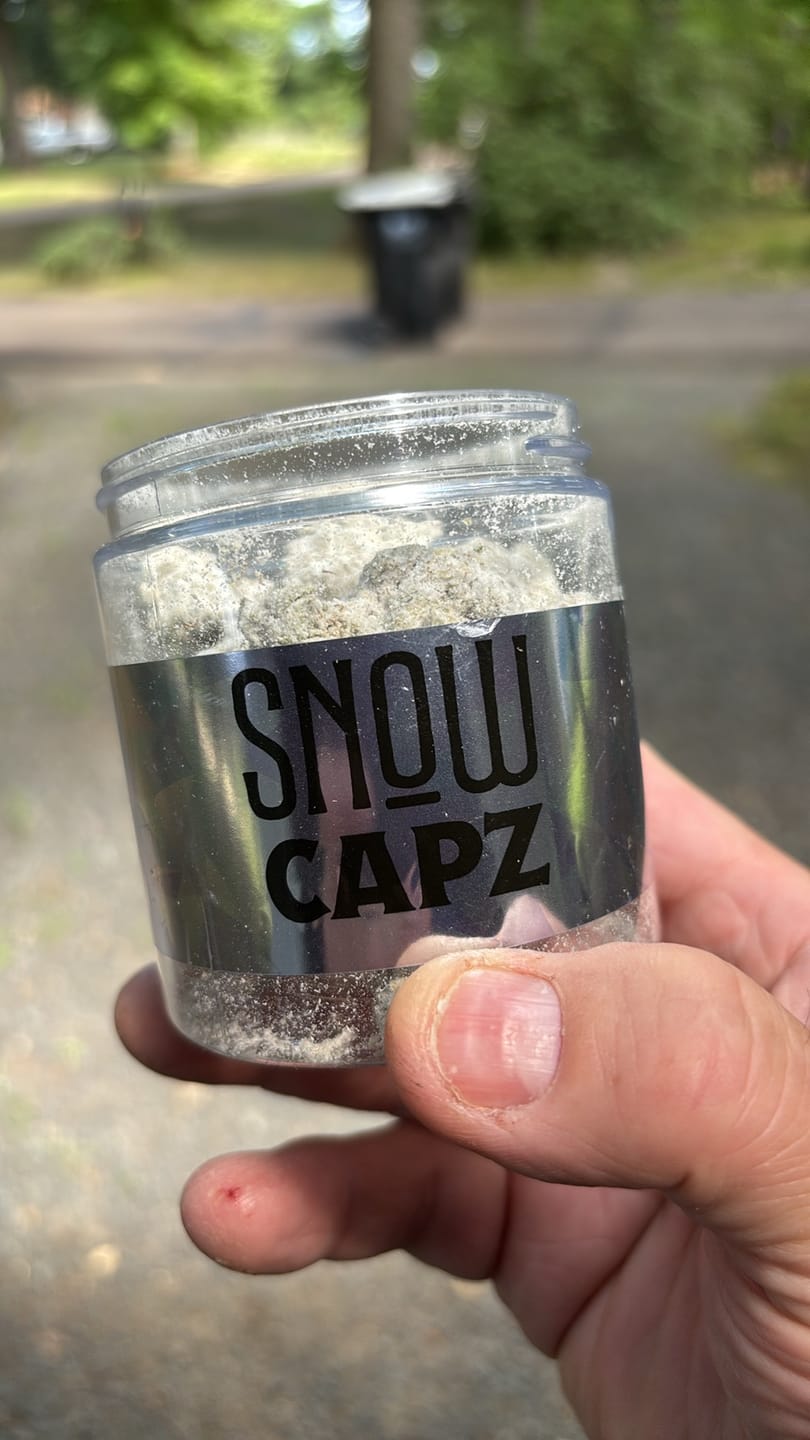 Customer photo review of Snow Capz 28 Grams