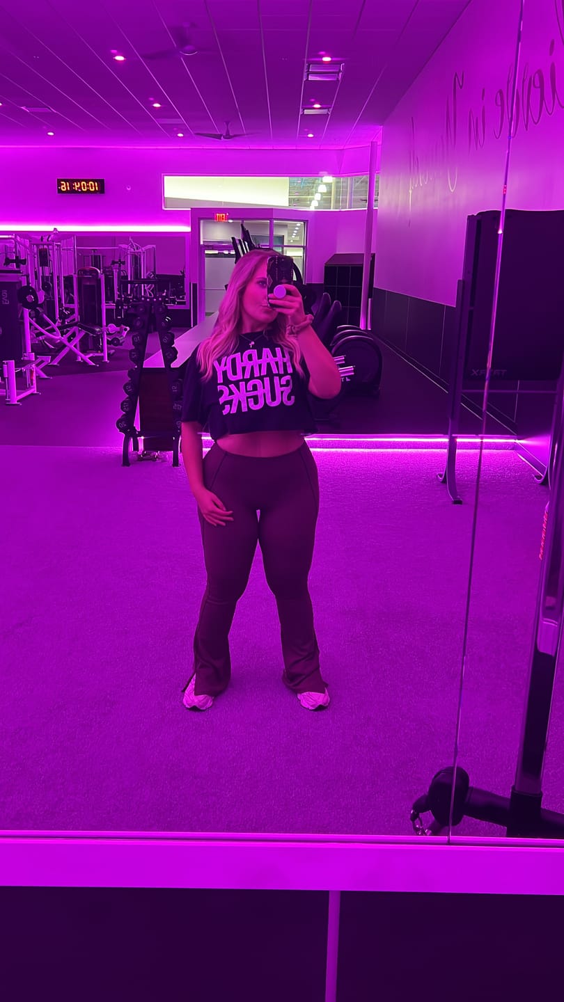 Customer photo review of W285 - Elevate Flare Leggings